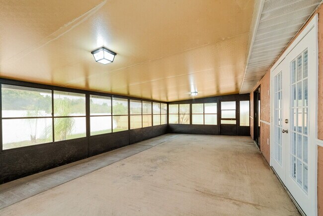 Building Photo - 5576 Garden Grove Cir