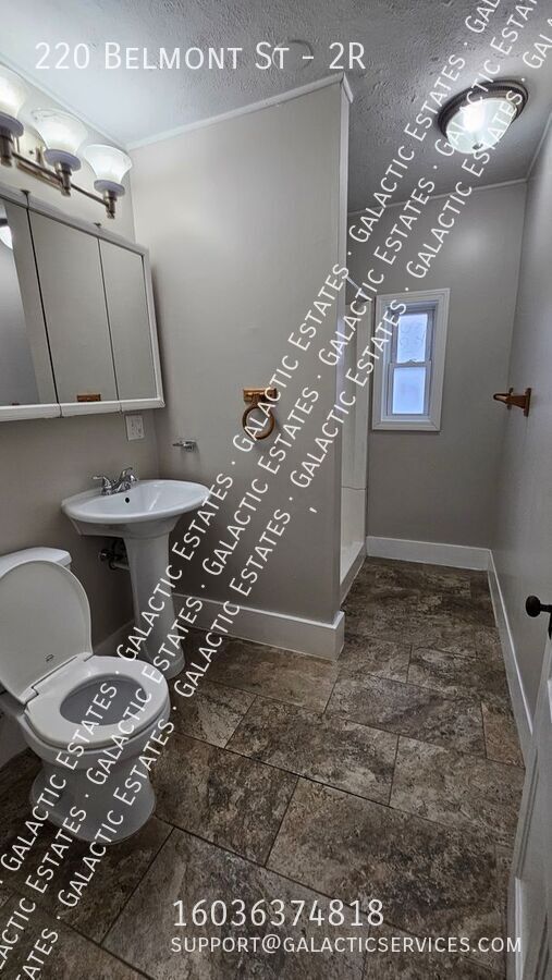 Building Photo - 220 Belmont St