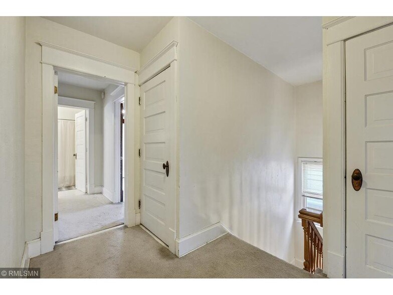 Building Photo - 1522 Minnehaha Ave W