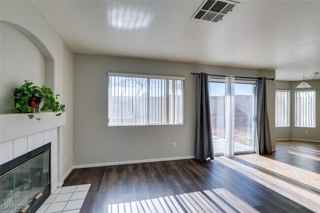 Building Photo - 7809 Calico Flower Ave