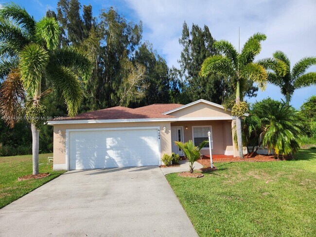 Primary Photo - 6404 Las Palmas Way