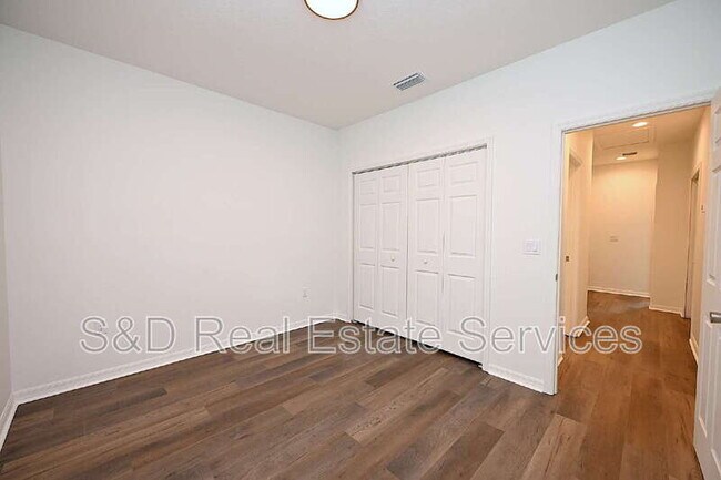 Building Photo - 1011 N Brunnell Pkwy