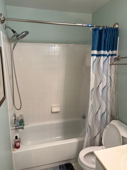 Building Photo - 1902 N Daniel St