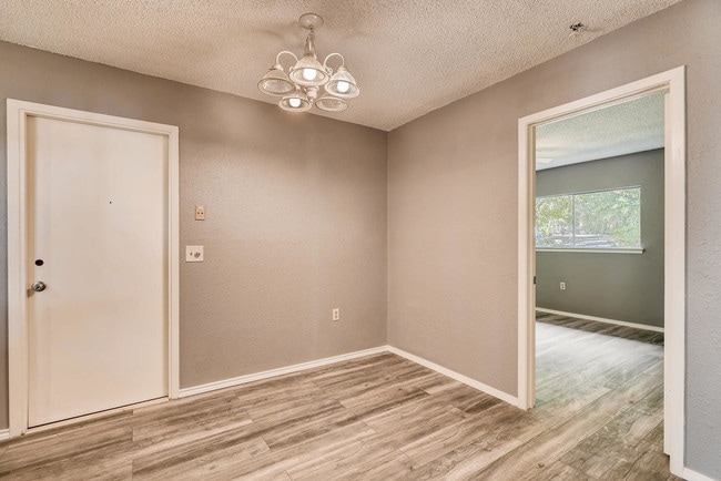 Building Photo - 16406 Spruce Cove St