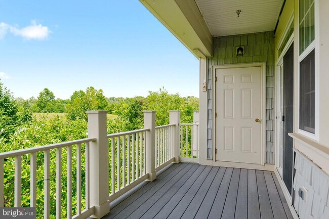 Building Photo - 13960 Greendale Dr
