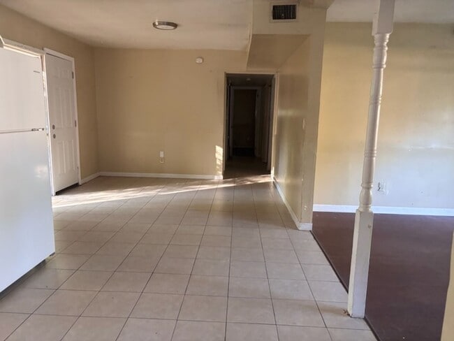 Building Photo - 3831 Meadow Ln