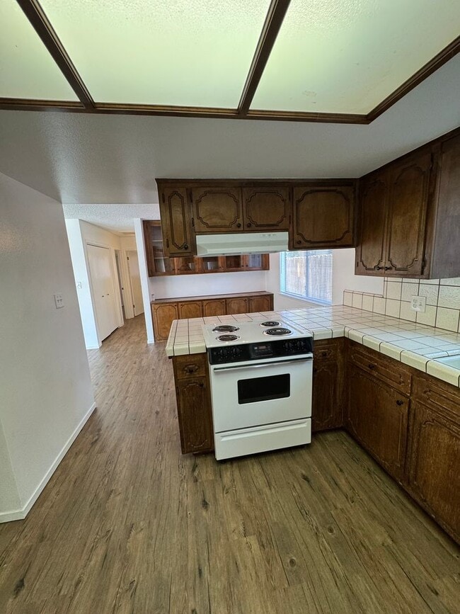 Building Photo - 3951