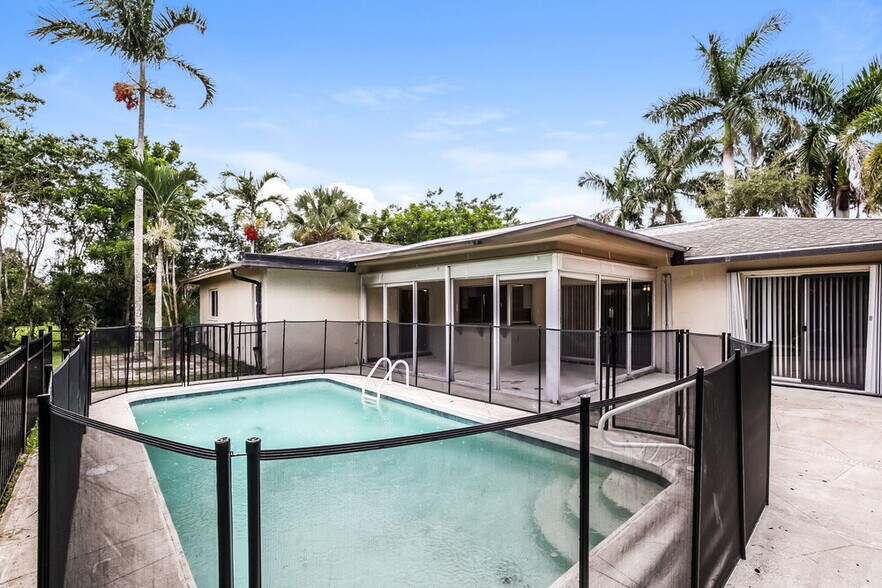 Building Photo - 349 Bay Meadows Dr