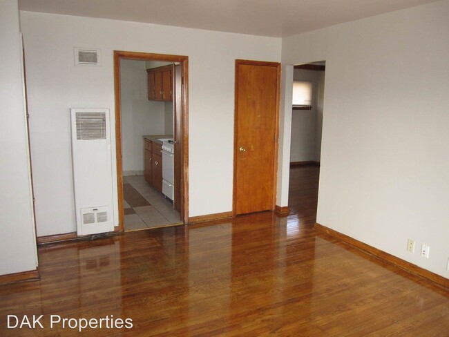 Building Photo - 5541 N Teutonia Ave