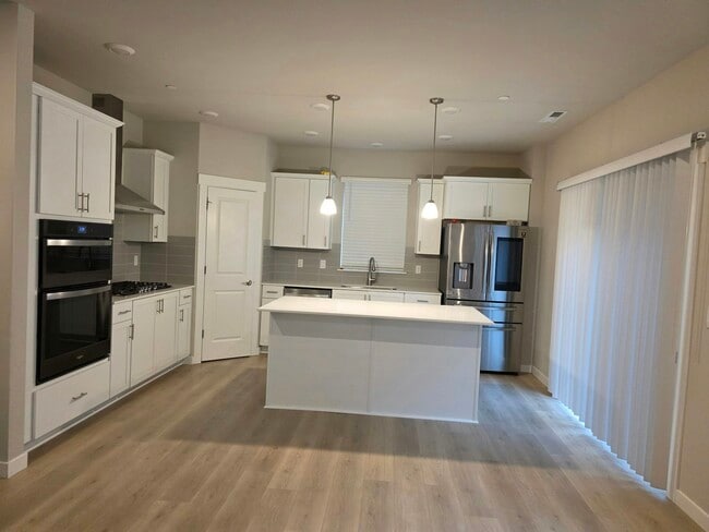 Building Photo - 21118 Meridian Dr SE