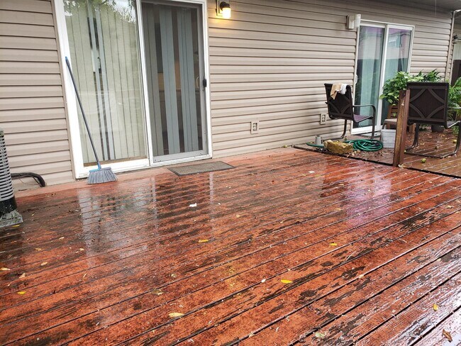 Building Photo - 7900 Barkwood Dr