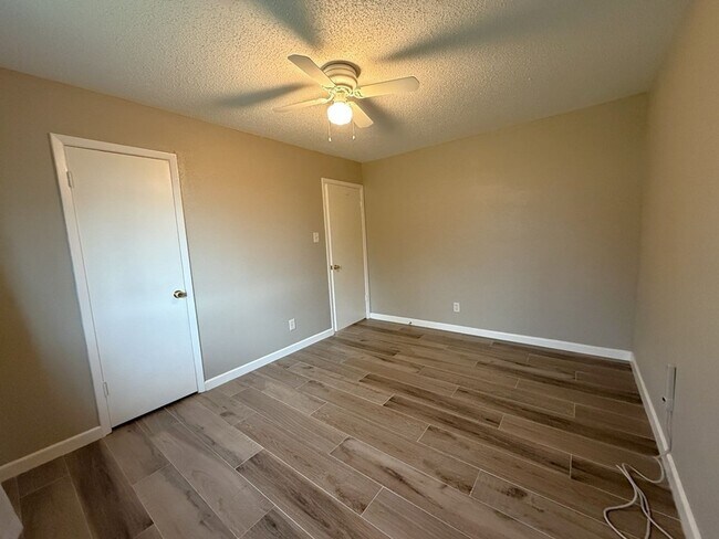 Building Photo - 15934 Blueridge Rd