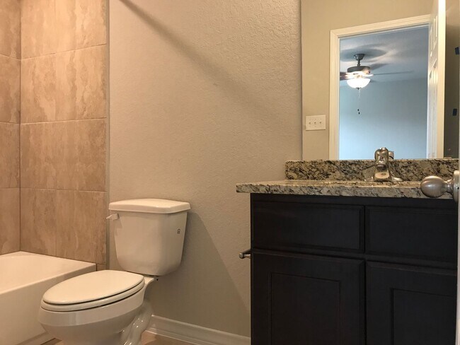 Building Photo - Townhome for rent