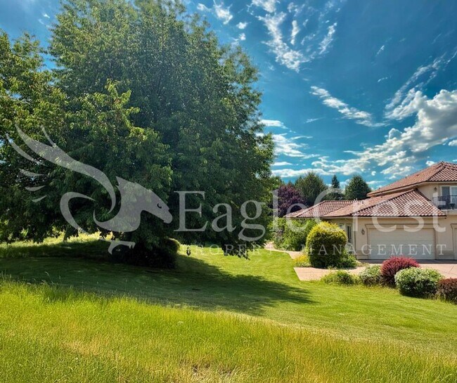 Building Photo - Luxury Bella Terra Estate with Mountain & Vineyard Views