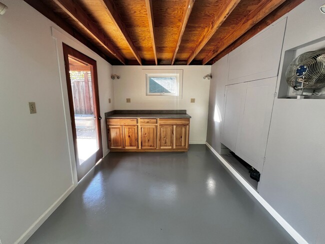 Building Photo - Charming Petaluma Home Near Downtown