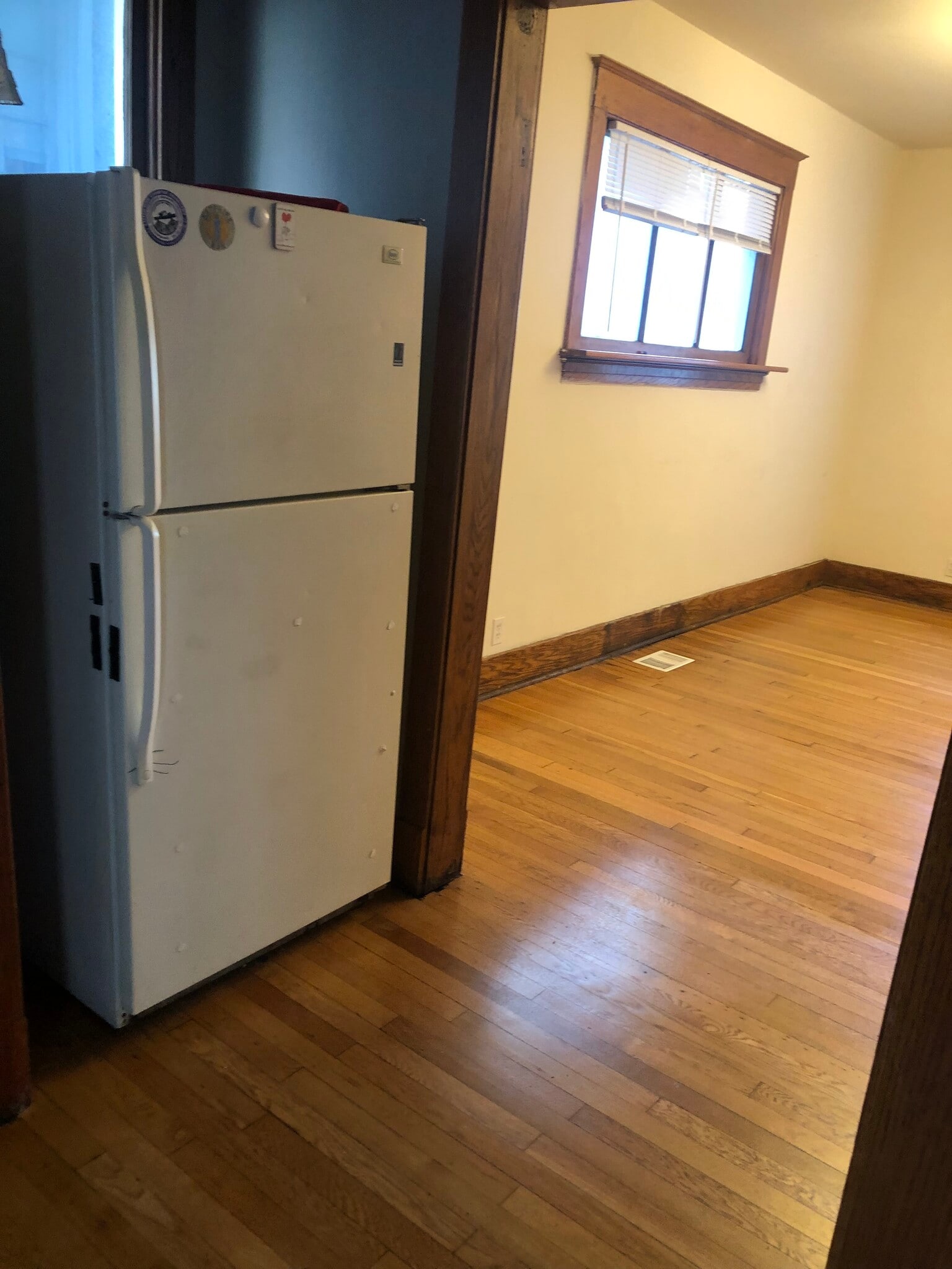 Extra refrigerator - 1117 Foster St