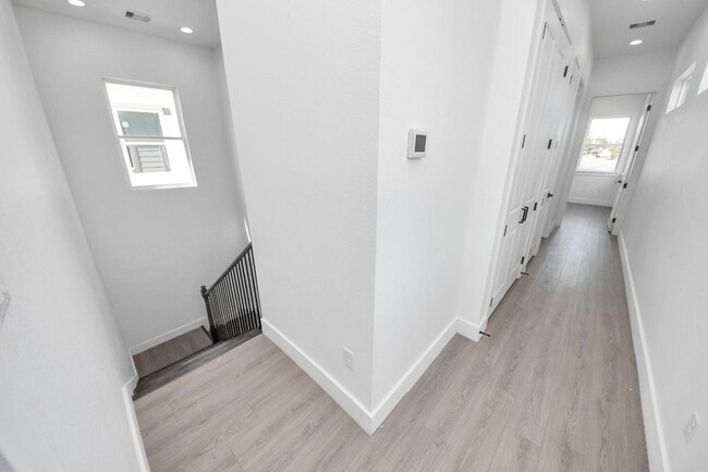 Building Photo - 4129 E Toliver St