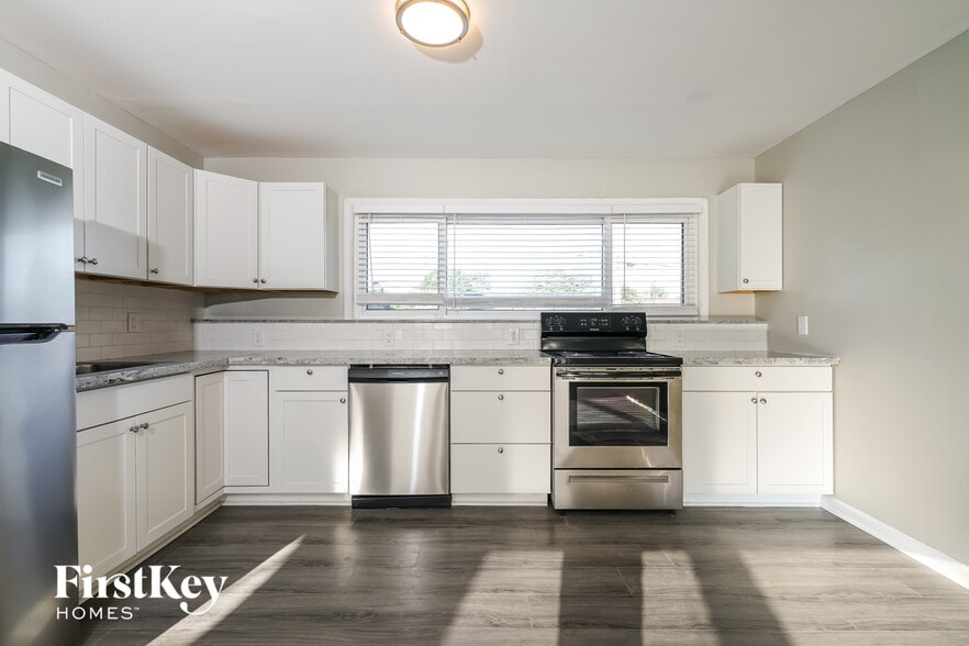 Building Photo - 3970 Jerome Ct