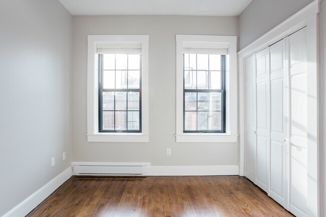 Building Photo - 534 Tremont St