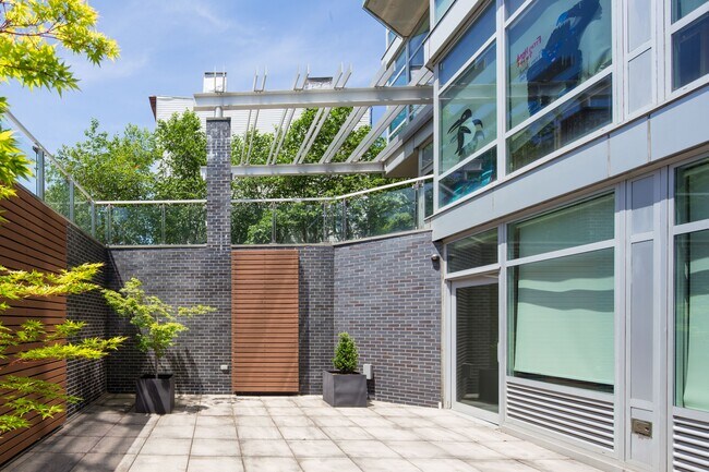 Building Photo - 163 Washington Ave