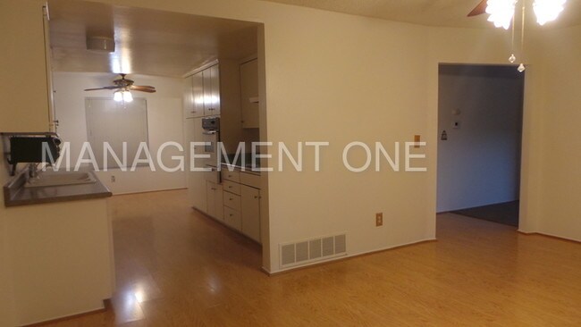 Building Photo - 2182 Garretson Cir