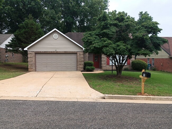 Building Photo - 12 Bailey Ln