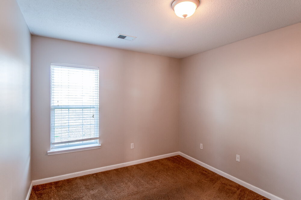 Building Photo - 2104 Eubanks Ln
