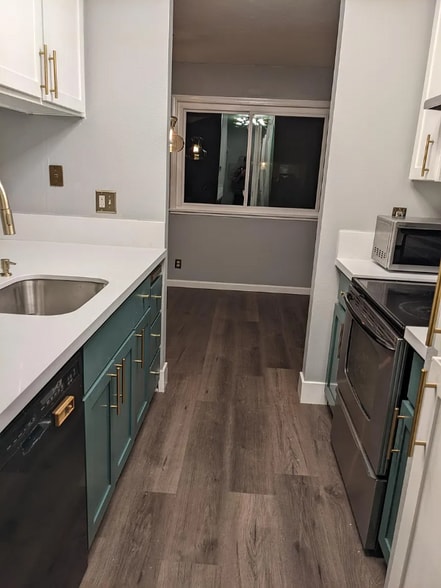 Building Photo - 1208 Halifax Ave