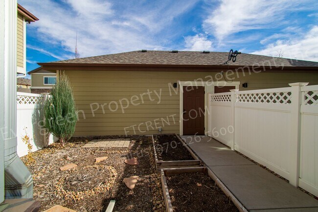 Building Photo - 5020 Cinquefoil Ln