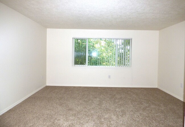 Building Photo - 124 Stafford Ln NE