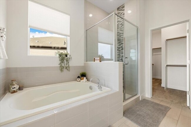 Building Photo - 6602 Enclave Vista Loop