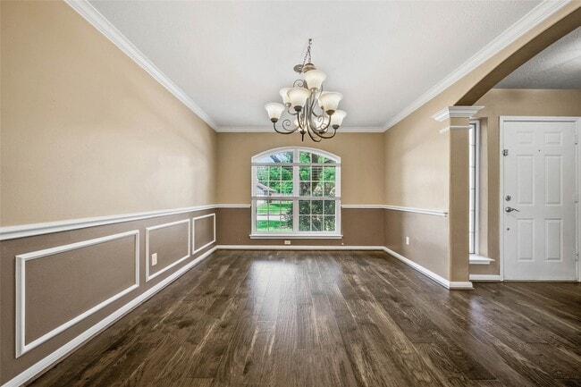 Building Photo - 16731 Creek Trail
