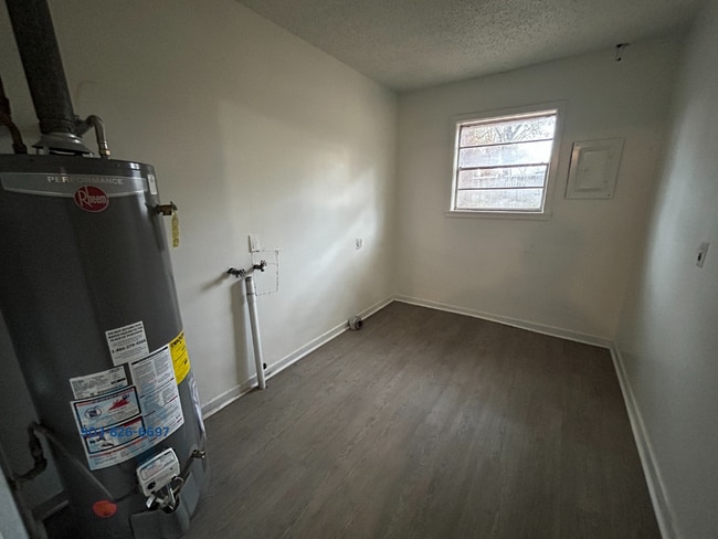 Building Photo - 1101 N Kings Hwy