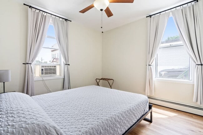 Building Photo - 1626 Union Turnpike