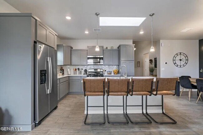 Building Photo - 930 Bicknor Pl