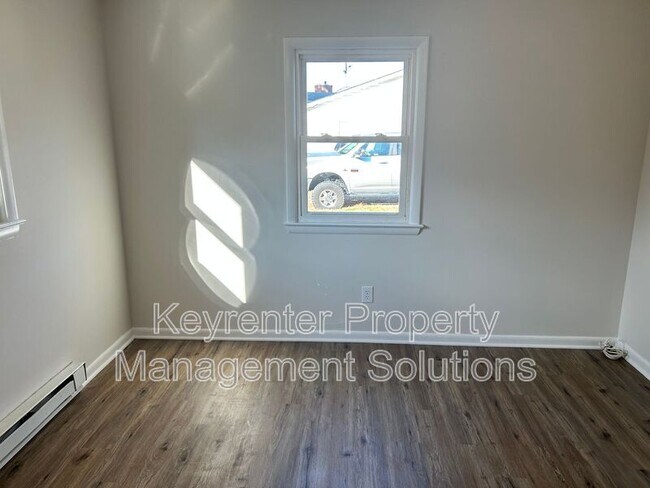 Building Photo - 26 Whiteoak Cir