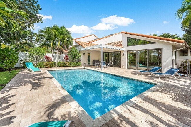 Building Photo - 2601 Sheltingham Dr