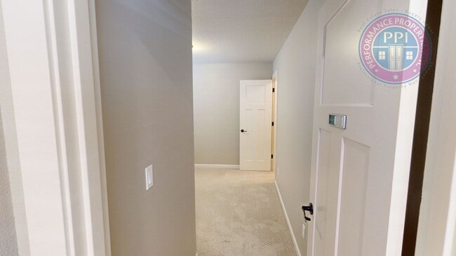 Building Photo - *Gresham - Luxury Craftsman, Central Air, ...