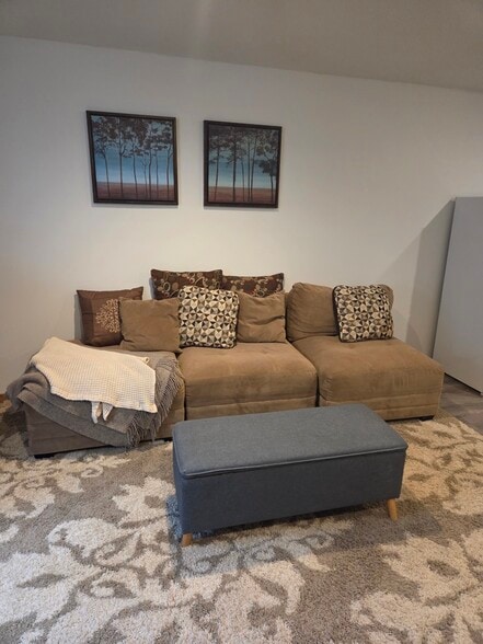 Building Photo - 3643 Roundtree Ct