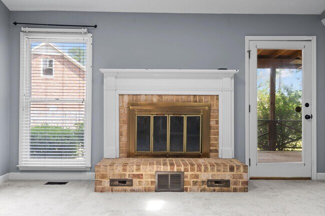 Building Photo - 1608 Piney Creek Pl