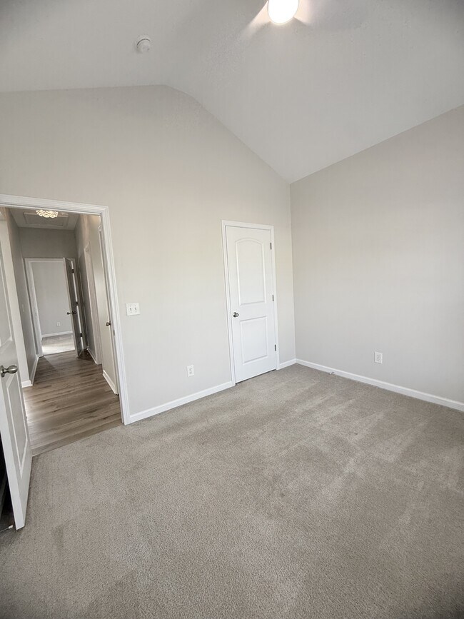 Building Photo - 207 Cupola Dr