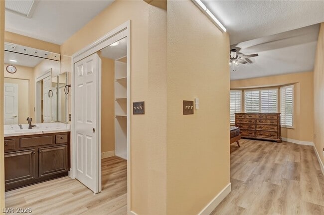 Building Photo - 2628 Highvale Dr