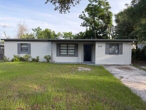 Building Photo - 310 Kentia Rd