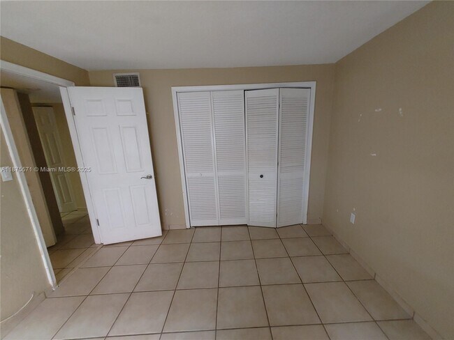 Building Photo - 2270 W 54th Pl