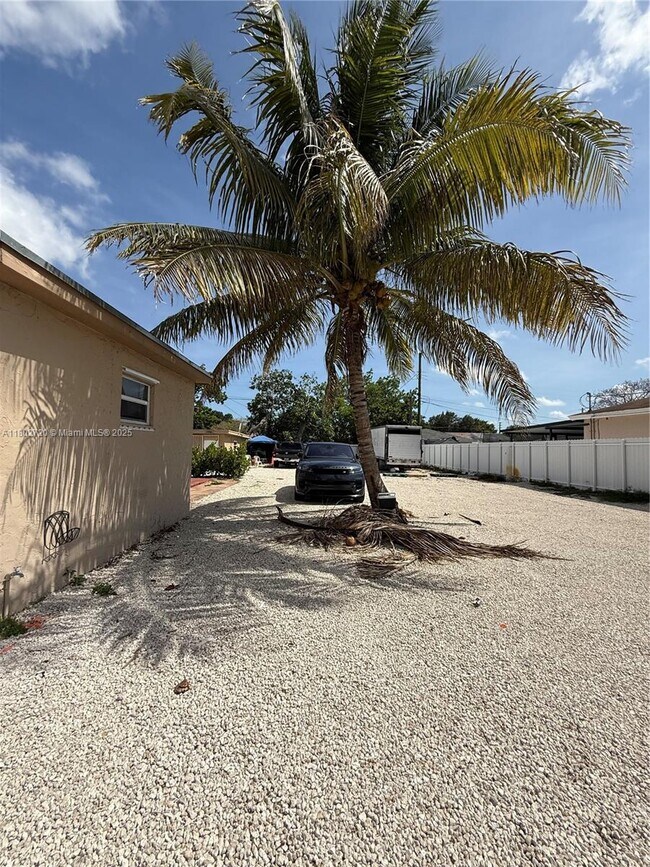 Building Photo - 2460 NW 61st St