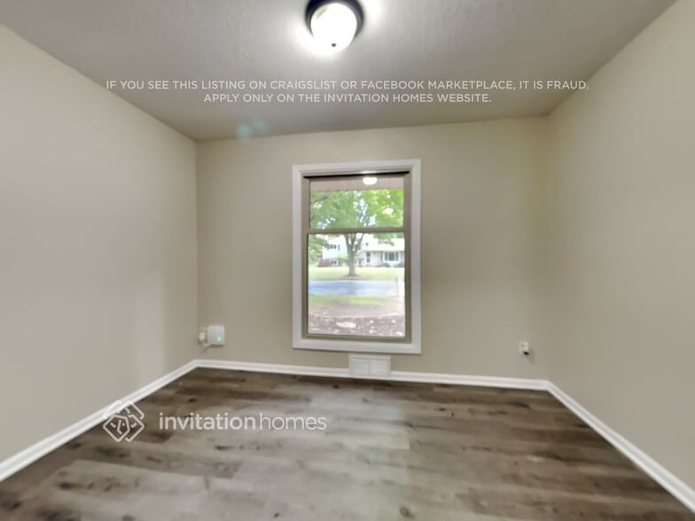 Building Photo - 10273 Orleans Ln N