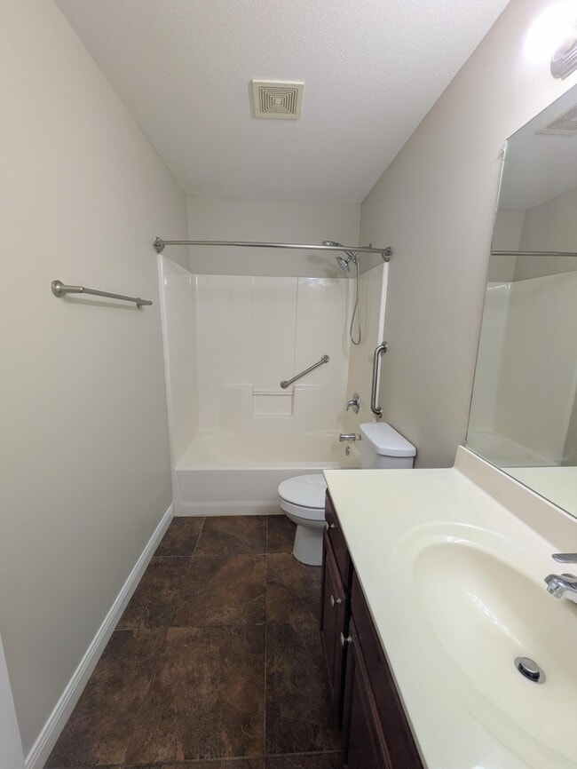 Building Photo - 2601 Quartz Ln