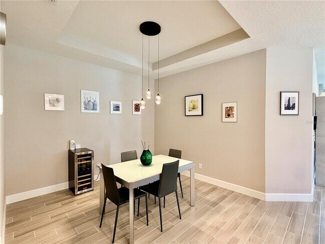 Building Photo - 6111 Mesa Gln