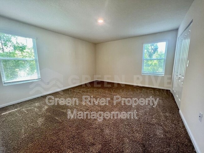Building Photo - 294 Aralia Ln