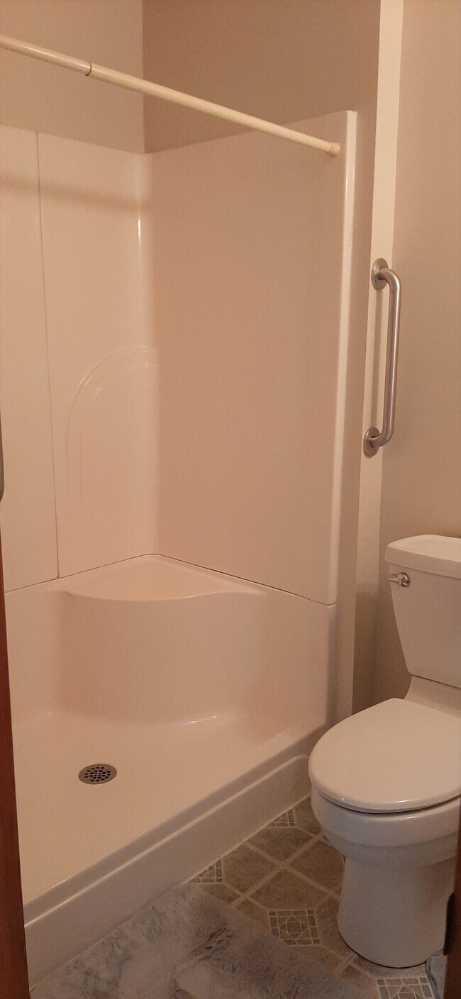 Building Photo - 2511 Broad Ave